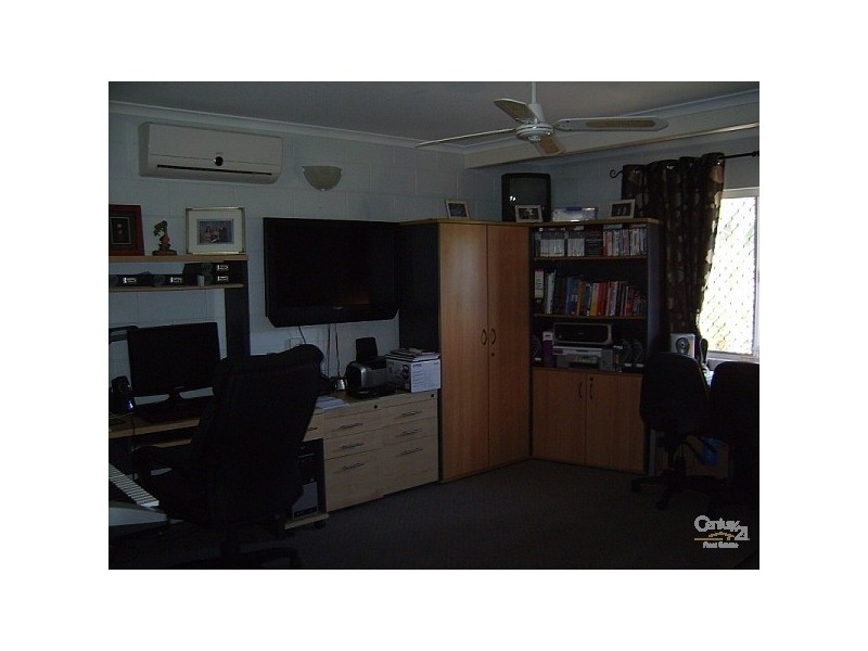 371 Mount Low Parkway, Bushland Beach QLD 4818