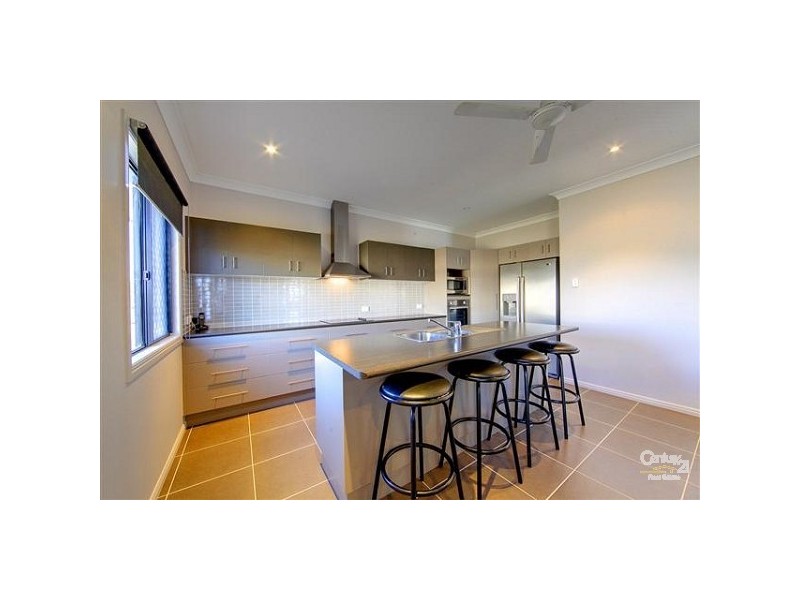 19 Mariala Court, Bushland Beach QLD 4818