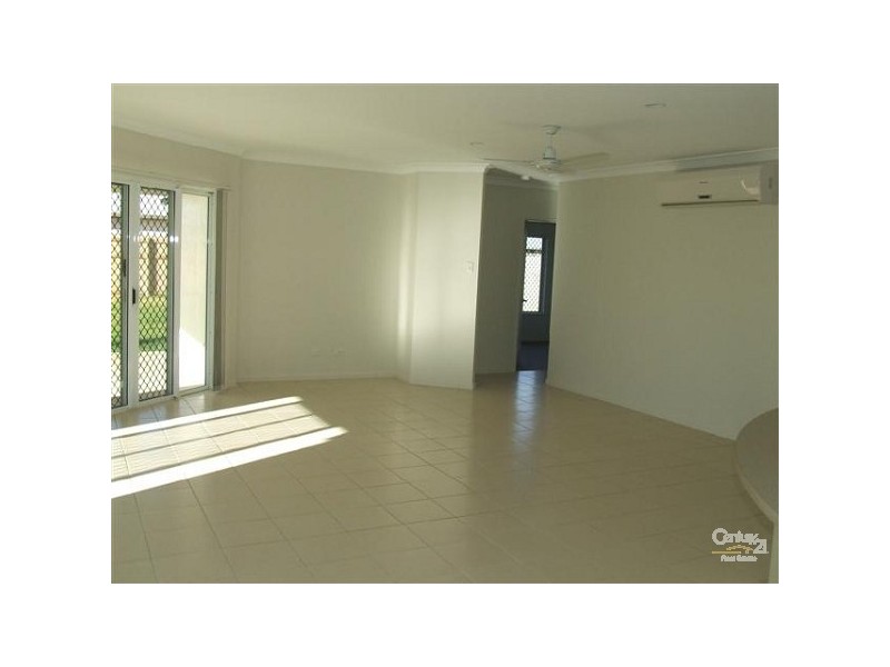 Bushland Beach QLD 4818