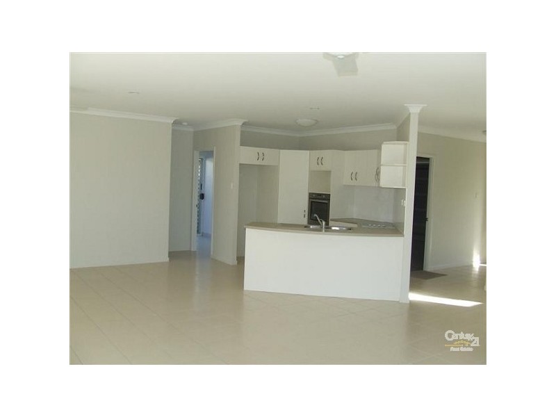 Bushland Beach QLD 4818