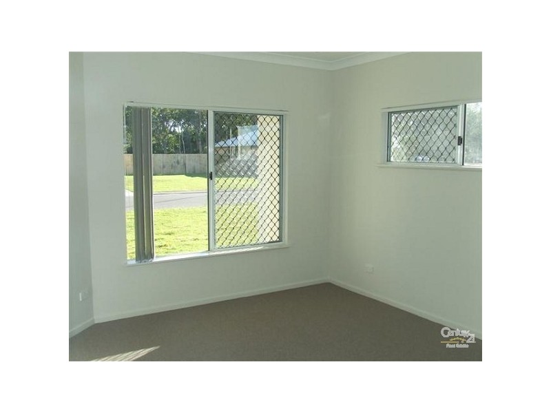 Bushland Beach QLD 4818