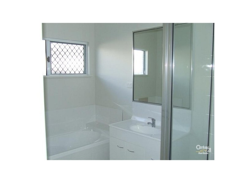 Bushland Beach QLD 4818