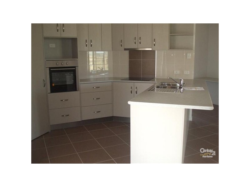 Bushland Beach QLD 4818