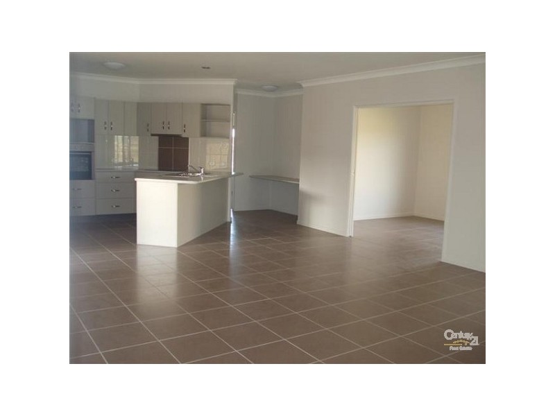 Bushland Beach QLD 4818