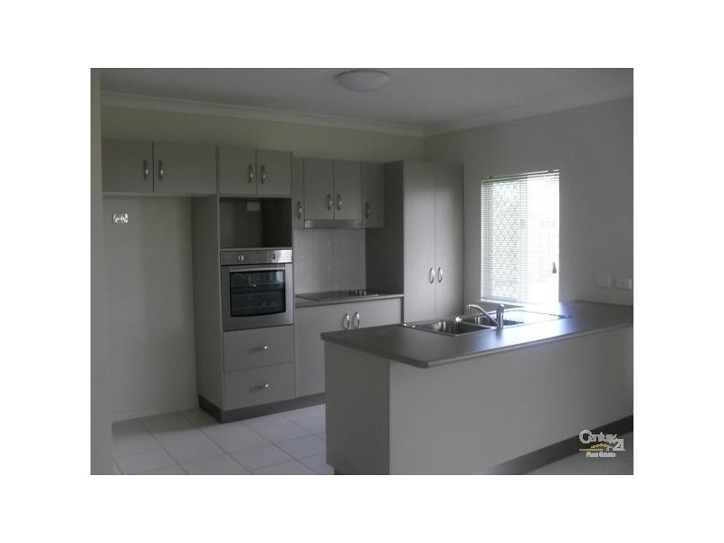 25 Ningaloo Crescent, Burdell QLD 4818