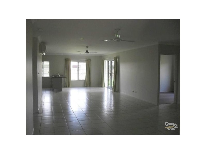 25 Ningaloo Crescent, Burdell QLD 4818