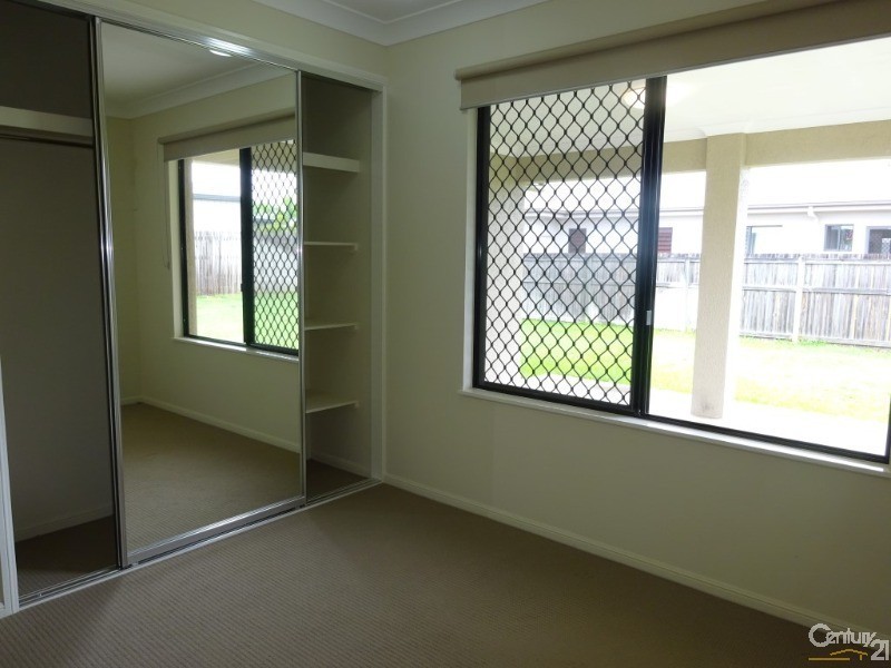 21 Currawinya Court, Bushland Beach QLD 4818