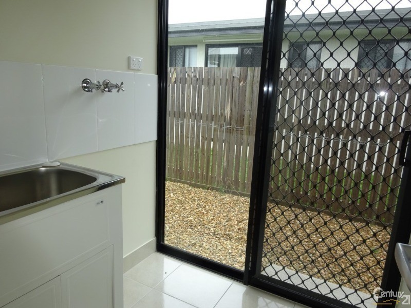 21 Currawinya Court, Bushland Beach QLD 4818