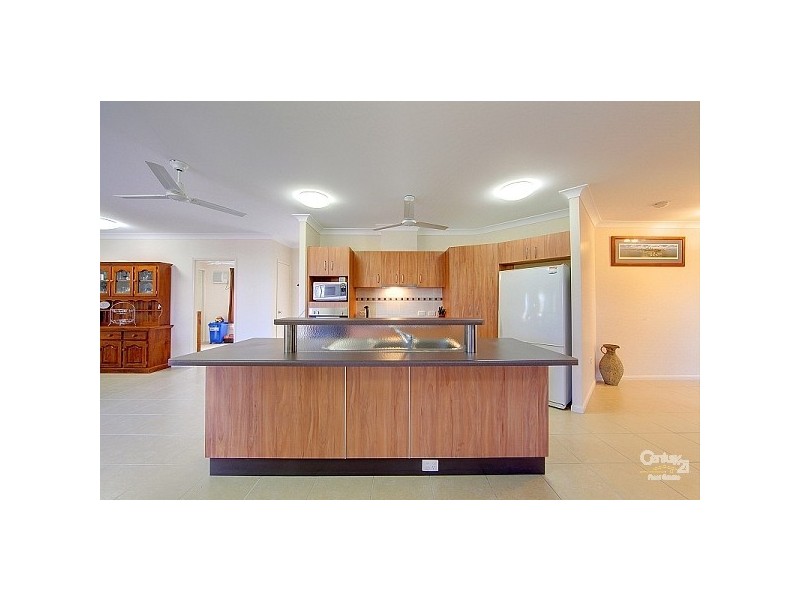31 Dungurra Place, Bushland Beach QLD 4818