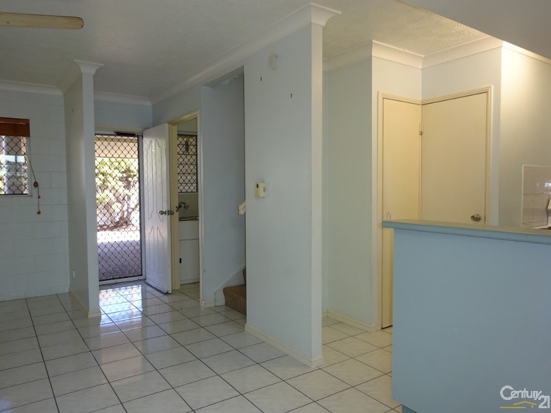 2/42 Cheyne Street, Pimlico QLD 4812