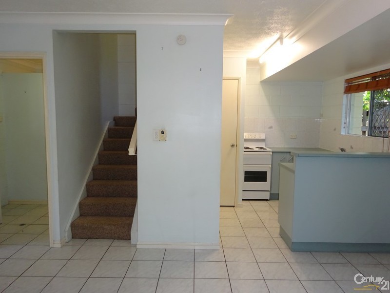 2/42 Cheyne Street, Pimlico QLD 4812