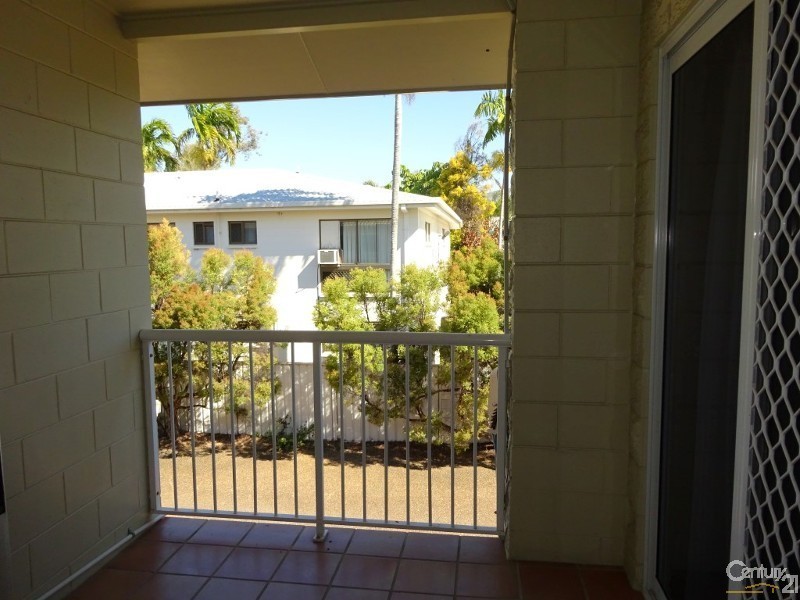 2/42 Cheyne Street, Pimlico QLD 4812