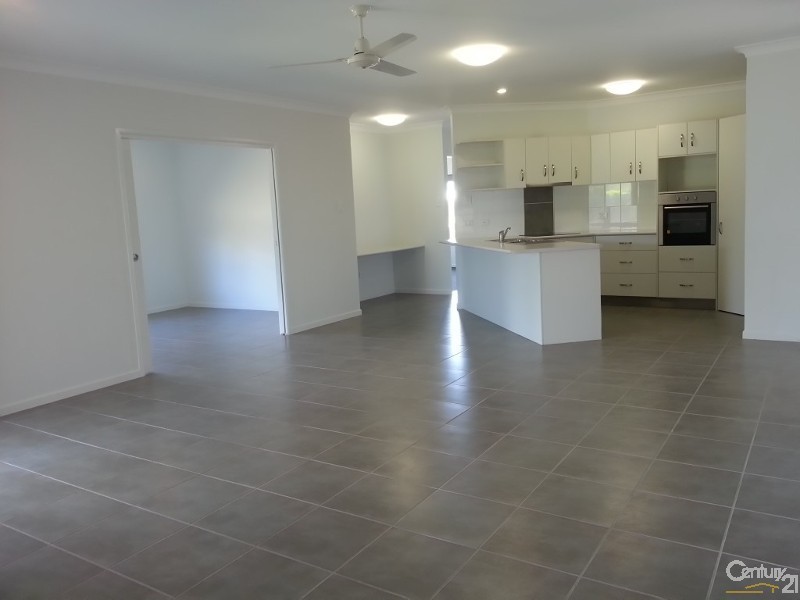 75 Daintree Drive, Bushland Beach QLD 4818