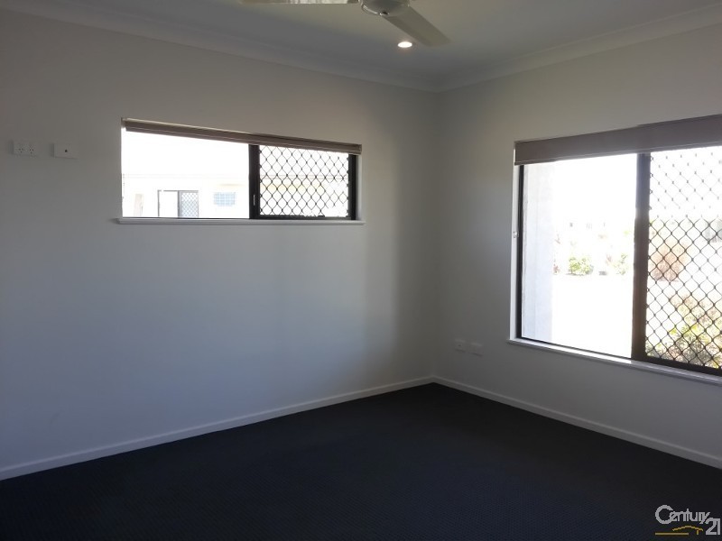 75 Daintree Drive, Bushland Beach QLD 4818