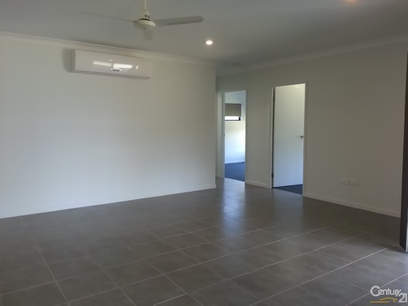 75 Daintree Drive, Bushland Beach QLD 4818