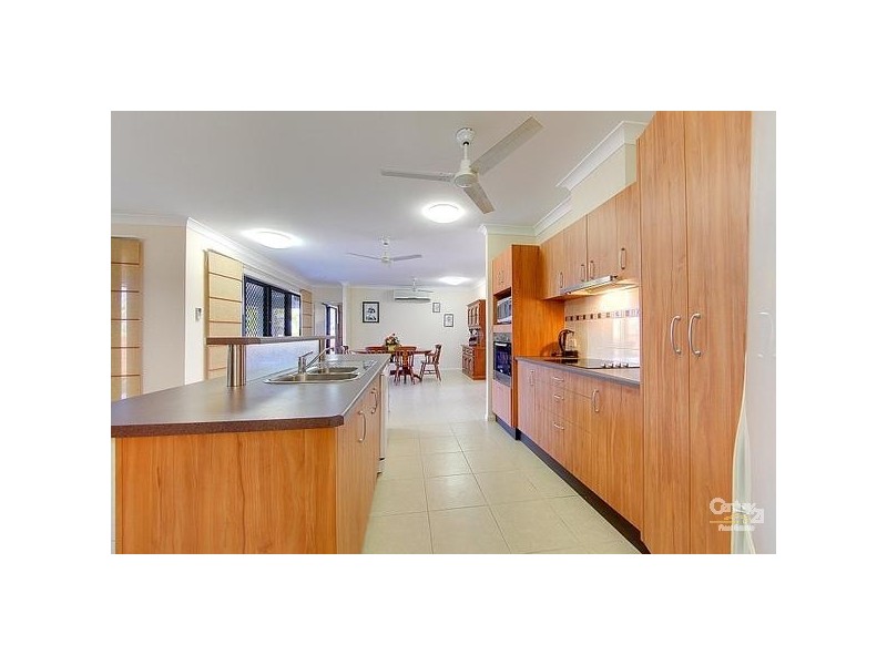 31 Dungurra Place, Bushland Beach QLD 4818