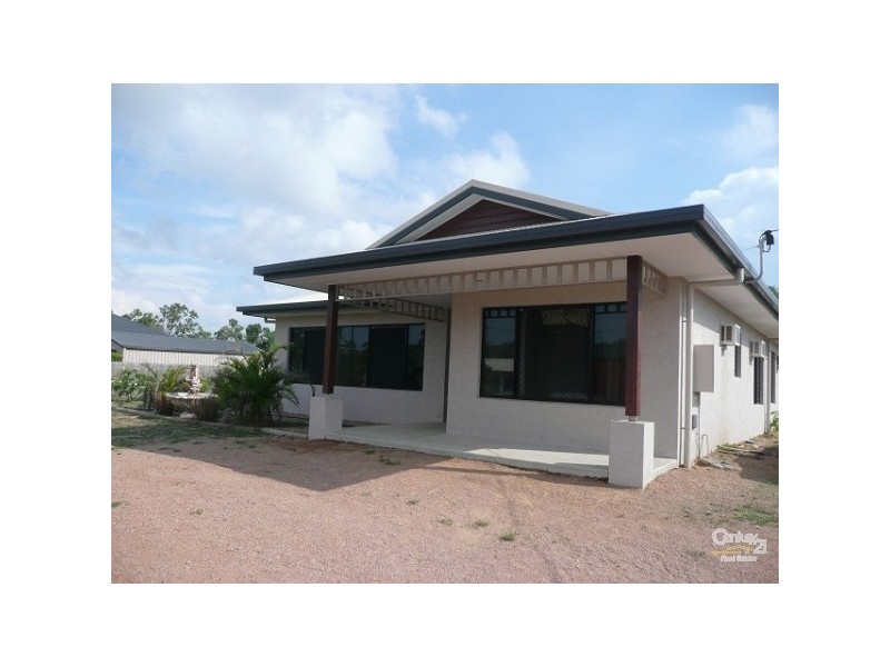 8 Parkway Place, Black River QLD 4818