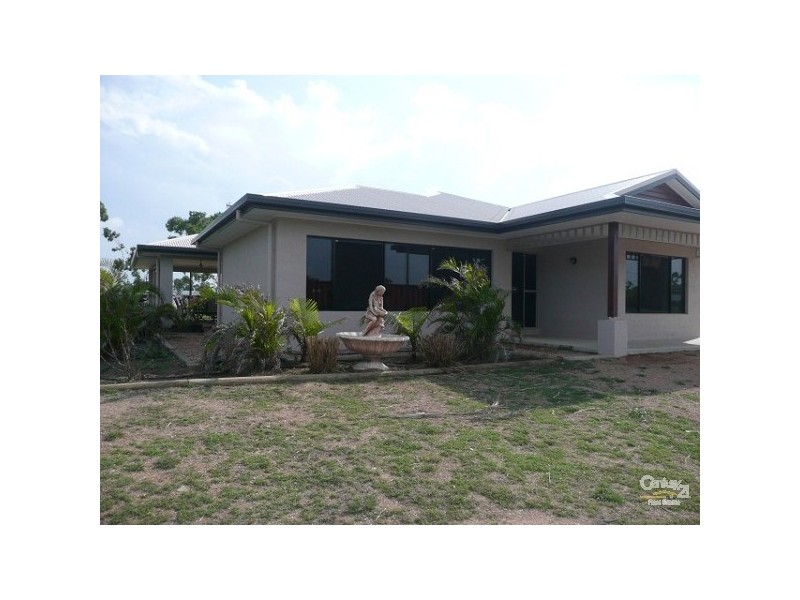 8 Parkway Place, Black River QLD 4818