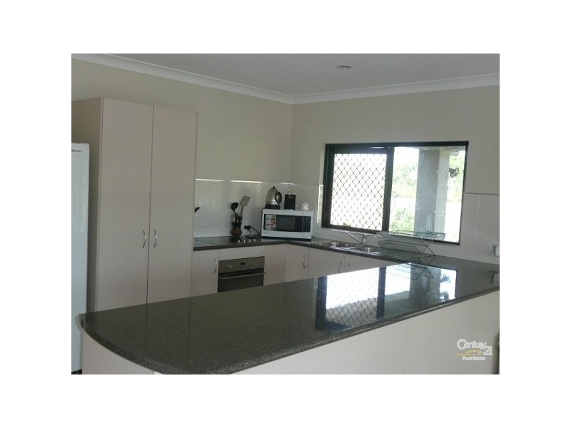 8 Parkway Place, Black River QLD 4818