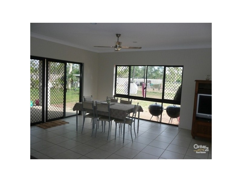 8 Parkway Place, Black River QLD 4818