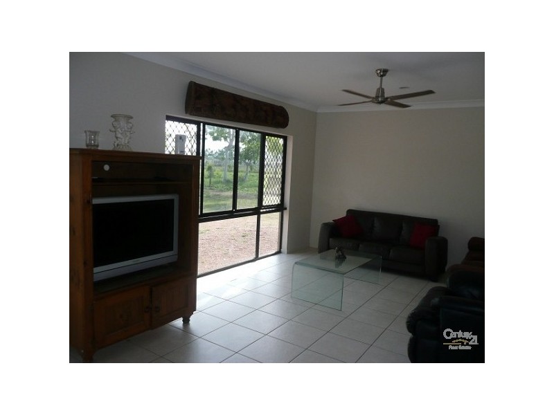 8 Parkway Place, Black River QLD 4818