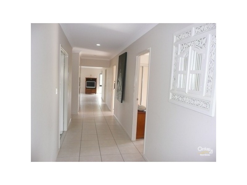 8 Parkway Place, Black River QLD 4818