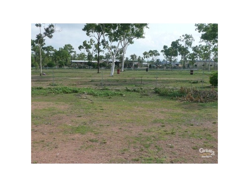 8 Parkway Place, Black River QLD 4818