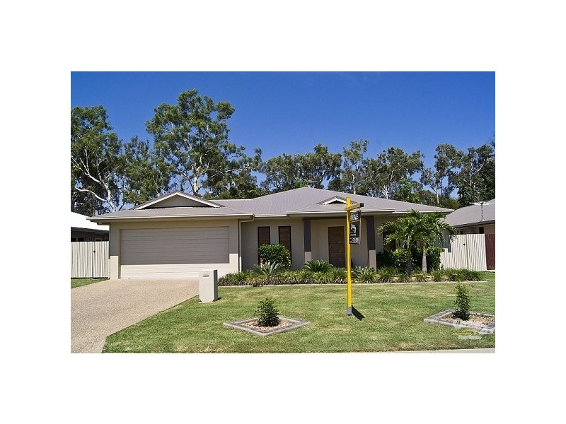 19 Eshelby Street, Bushland Beach QLD 4818