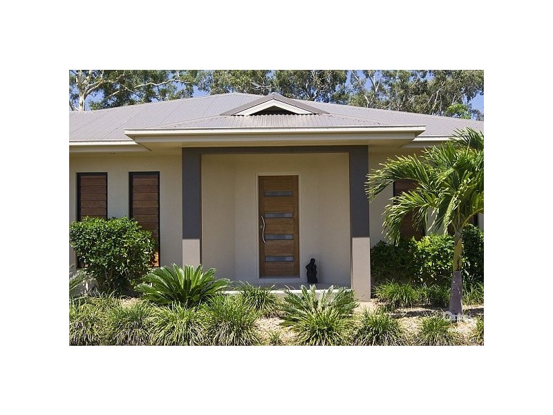 19 Eshelby Street, Bushland Beach QLD 4818