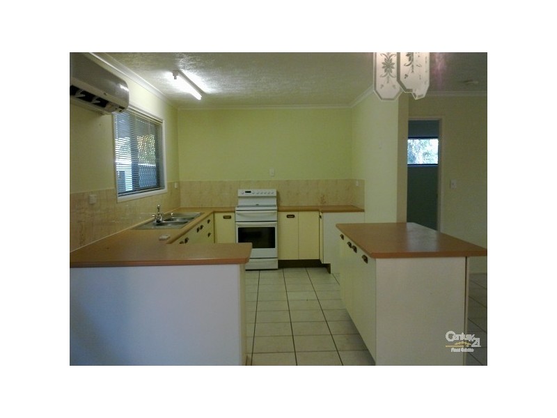 Bushland Beach QLD 4818