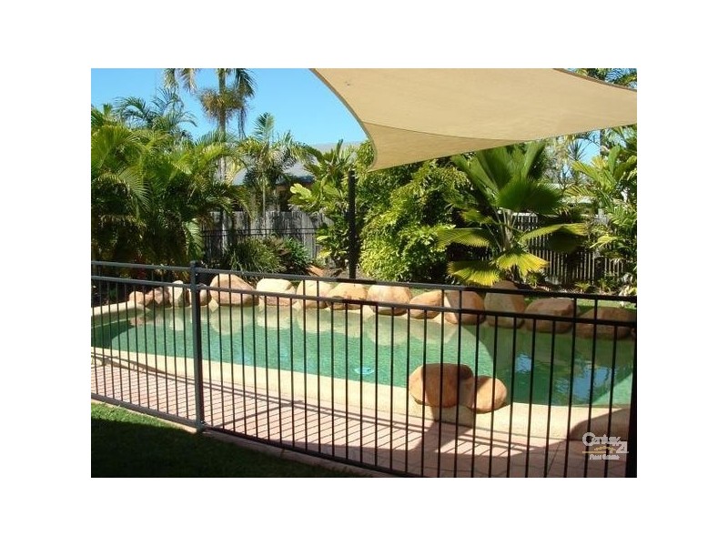 Bushland Beach QLD 4818