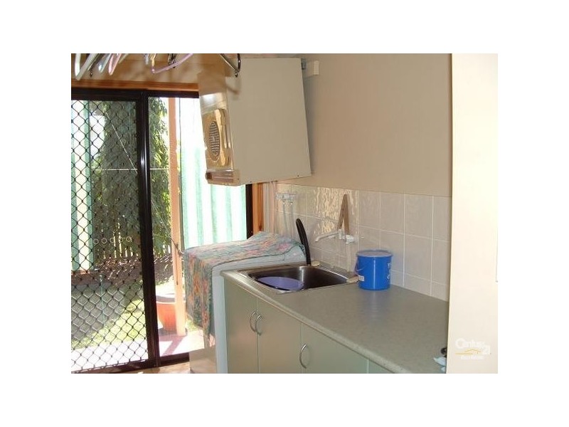 Bushland Beach QLD 4818