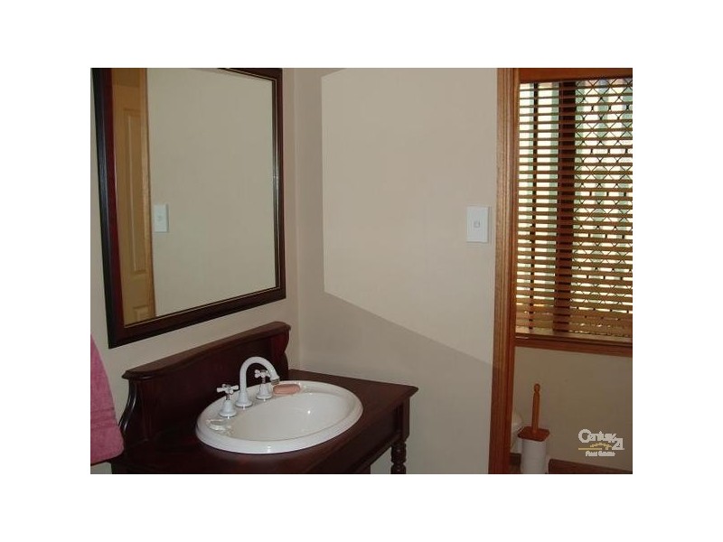 Bushland Beach QLD 4818