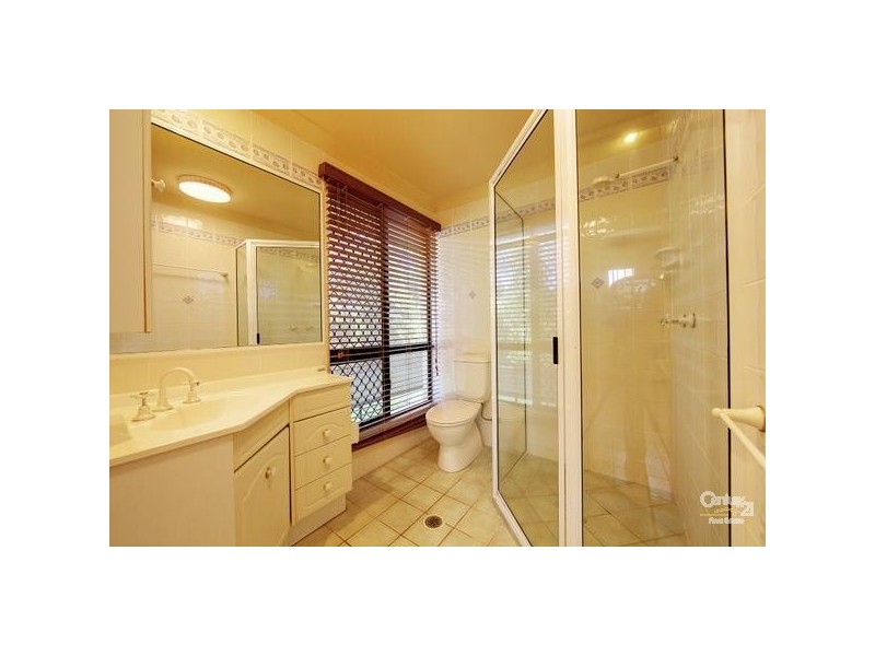 Bushland Beach QLD 4818