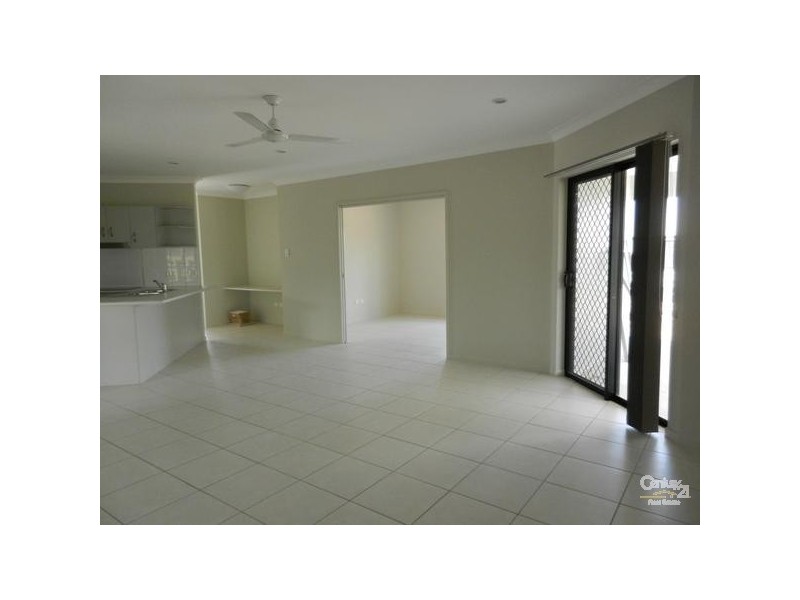 Bushland Beach QLD 4818