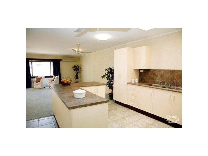 10 Badelona Street, Cranbrook QLD 4814