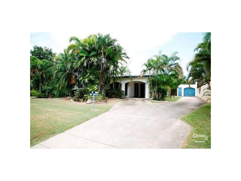 10 Badelona Street, Cranbrook QLD 4814