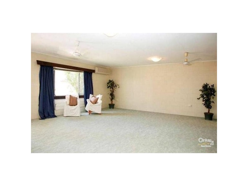 10 Badelona Street, Cranbrook QLD 4814