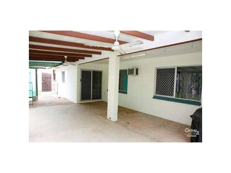 10 Badelona Street, Cranbrook QLD 4814