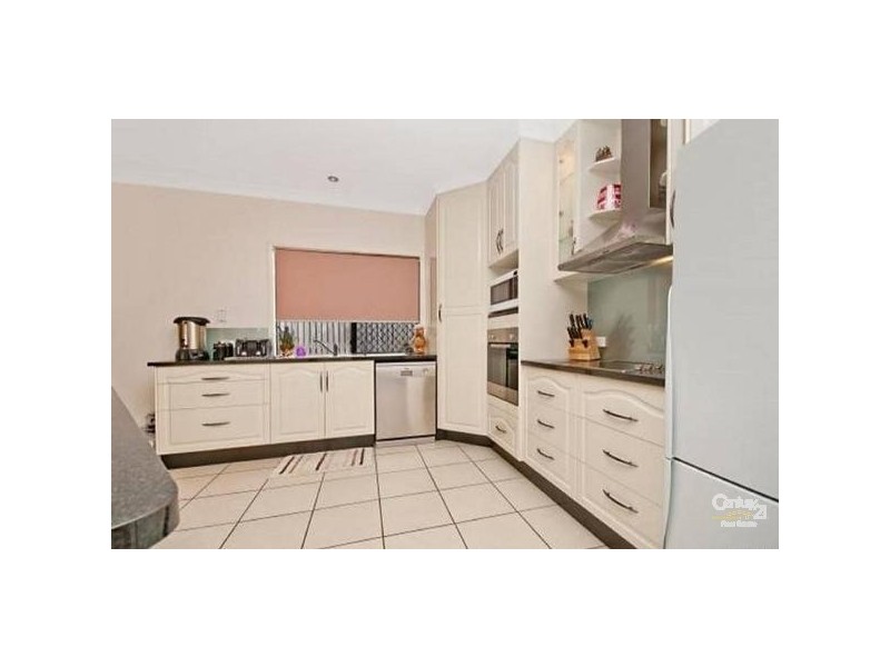 Bushland Beach QLD 4818