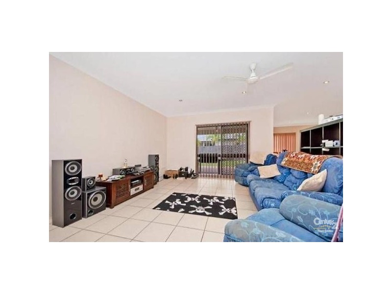 Bushland Beach QLD 4818