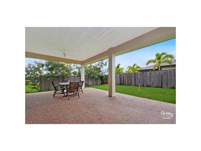 Bushland Beach QLD 4818