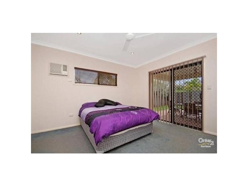 Bushland Beach QLD 4818