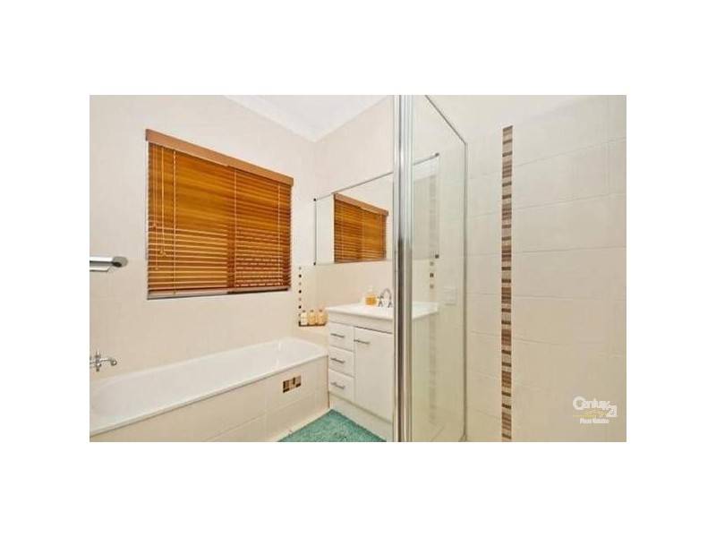 Bushland Beach QLD 4818