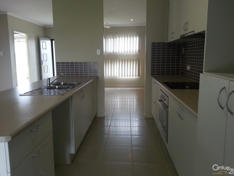 36 Beach Oak Drive, Mount Low QLD 4818