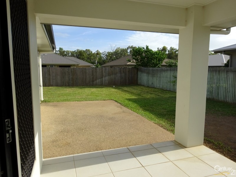 57 Daintree Drive, Bushland Beach QLD 4818