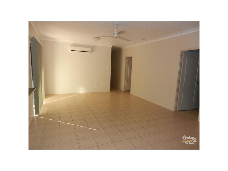 Bushland Beach QLD 4818