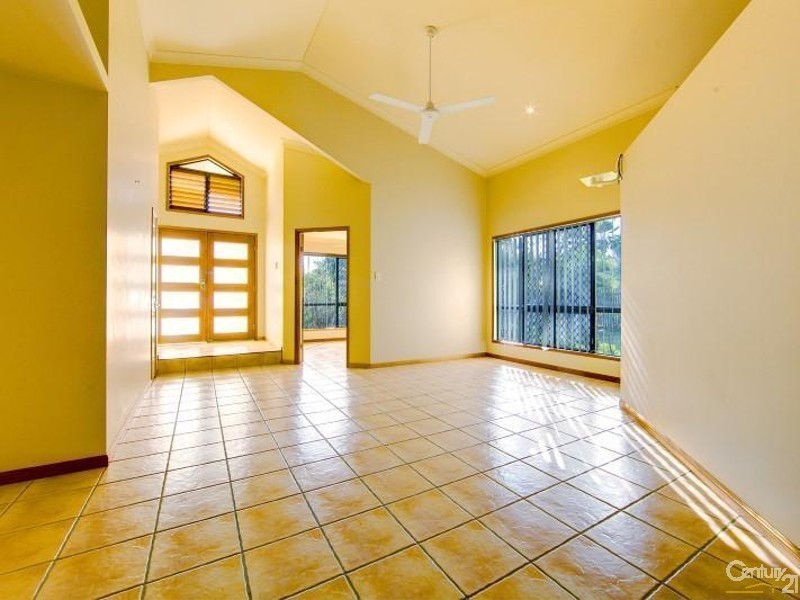 4 Hickory Court, Bushland Beach QLD 4818