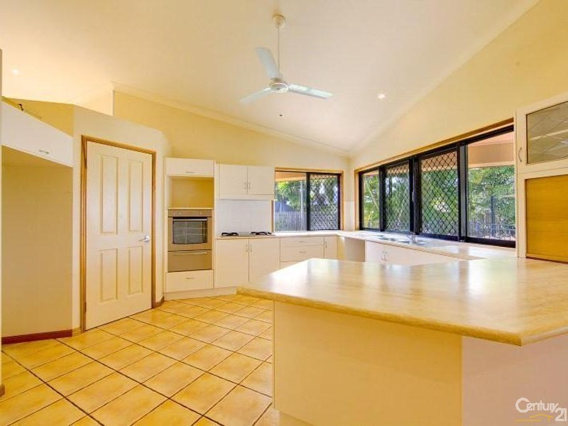 4 Hickory Court, Bushland Beach QLD 4818
