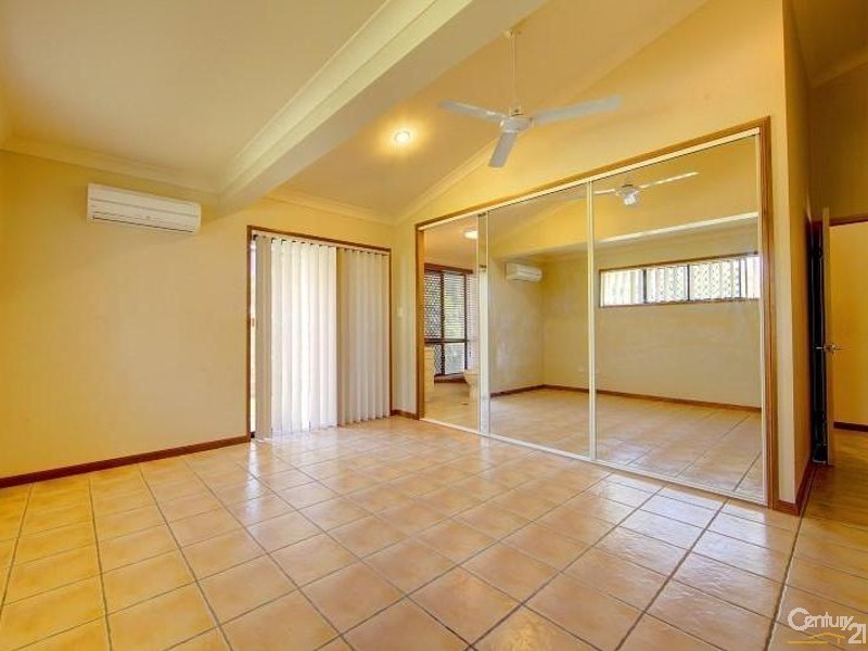 4 Hickory Court, Bushland Beach QLD 4818